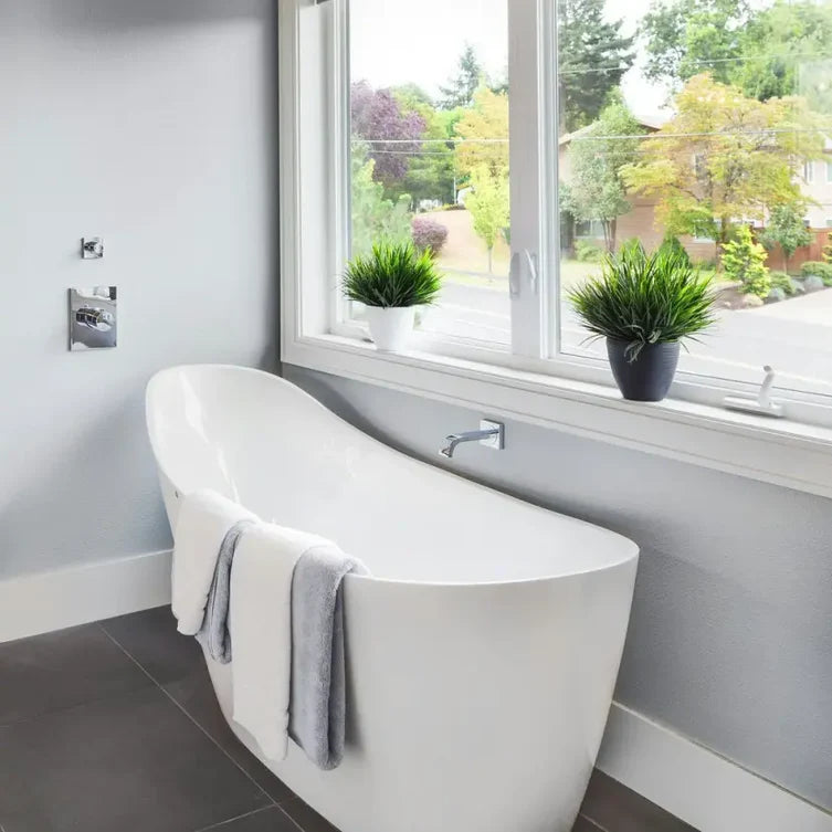 Bevel - Matte White Bathtub